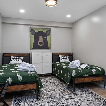 Spacious Cabin Near Hocking Hills And Caves With Hot Tub And Firepit Laurelville エクステリア 写真