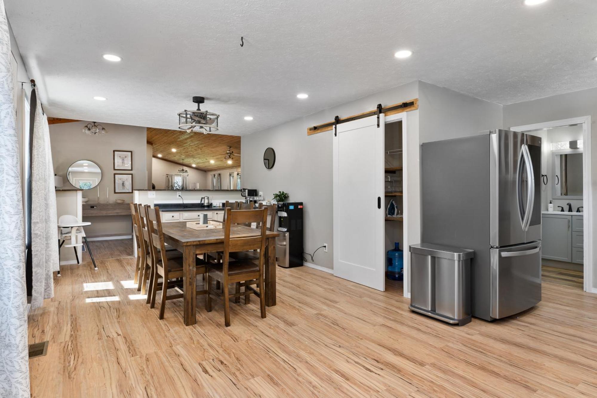 Spacious Cabin Near Hocking Hills And Caves With Hot Tub And Firepit Laurelville エクステリア 写真
