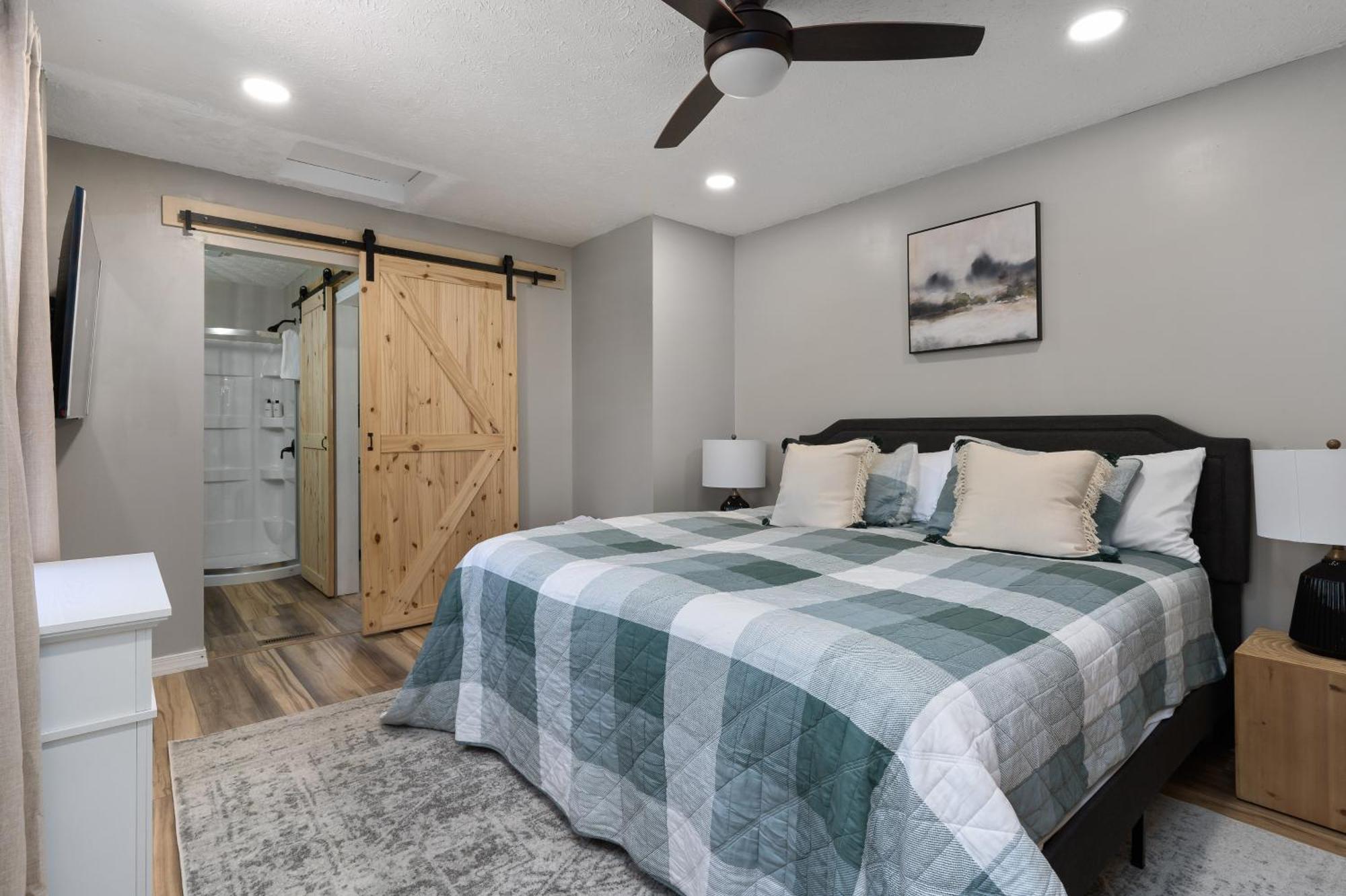 Spacious Cabin Near Hocking Hills And Caves With Hot Tub And Firepit Laurelville エクステリア 写真