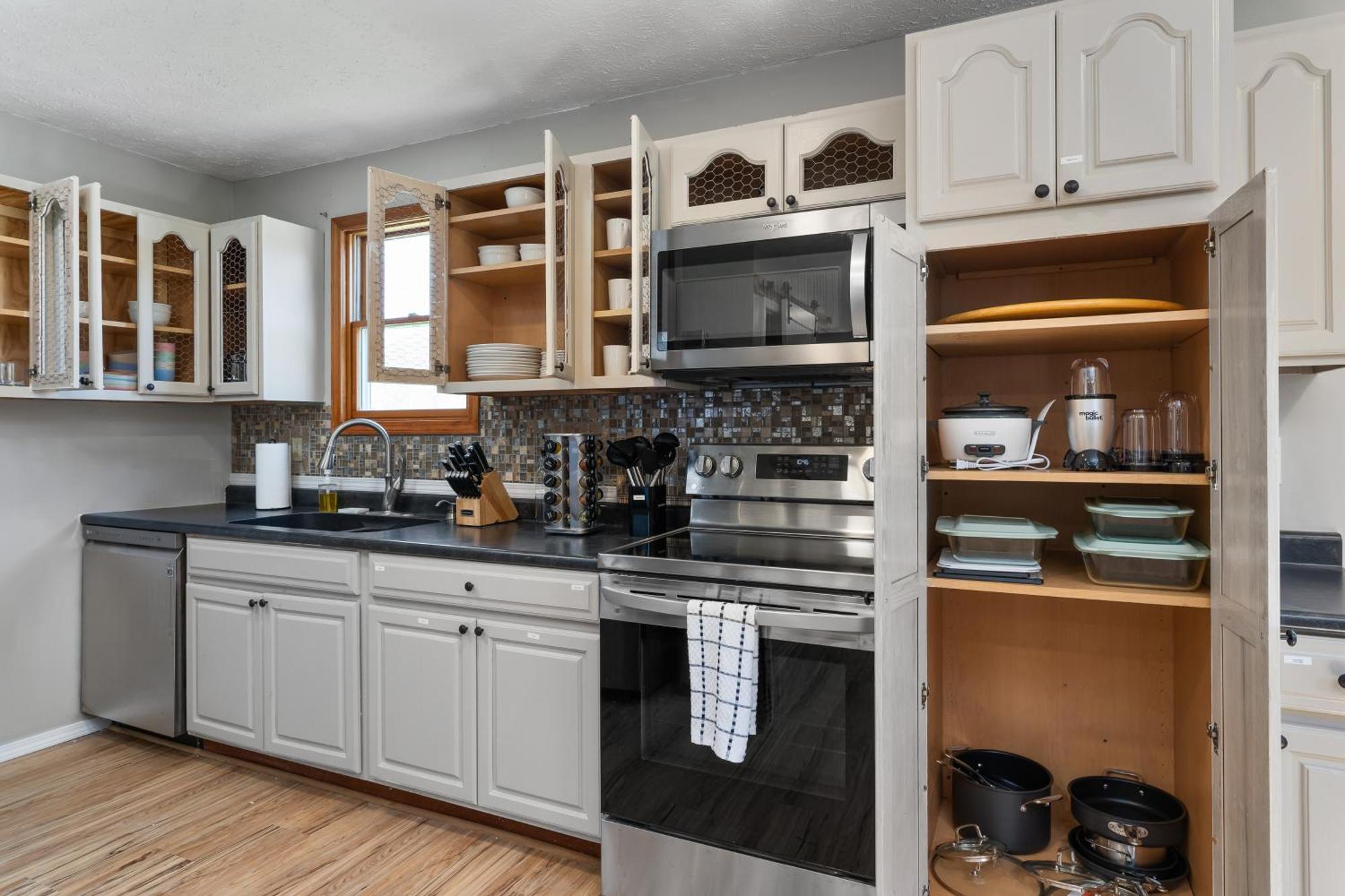 Spacious Cabin Near Hocking Hills And Caves With Hot Tub And Firepit Laurelville エクステリア 写真