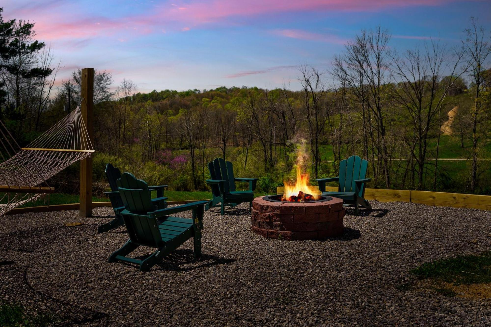 Spacious Cabin Near Hocking Hills And Caves With Hot Tub And Firepit Laurelville エクステリア 写真