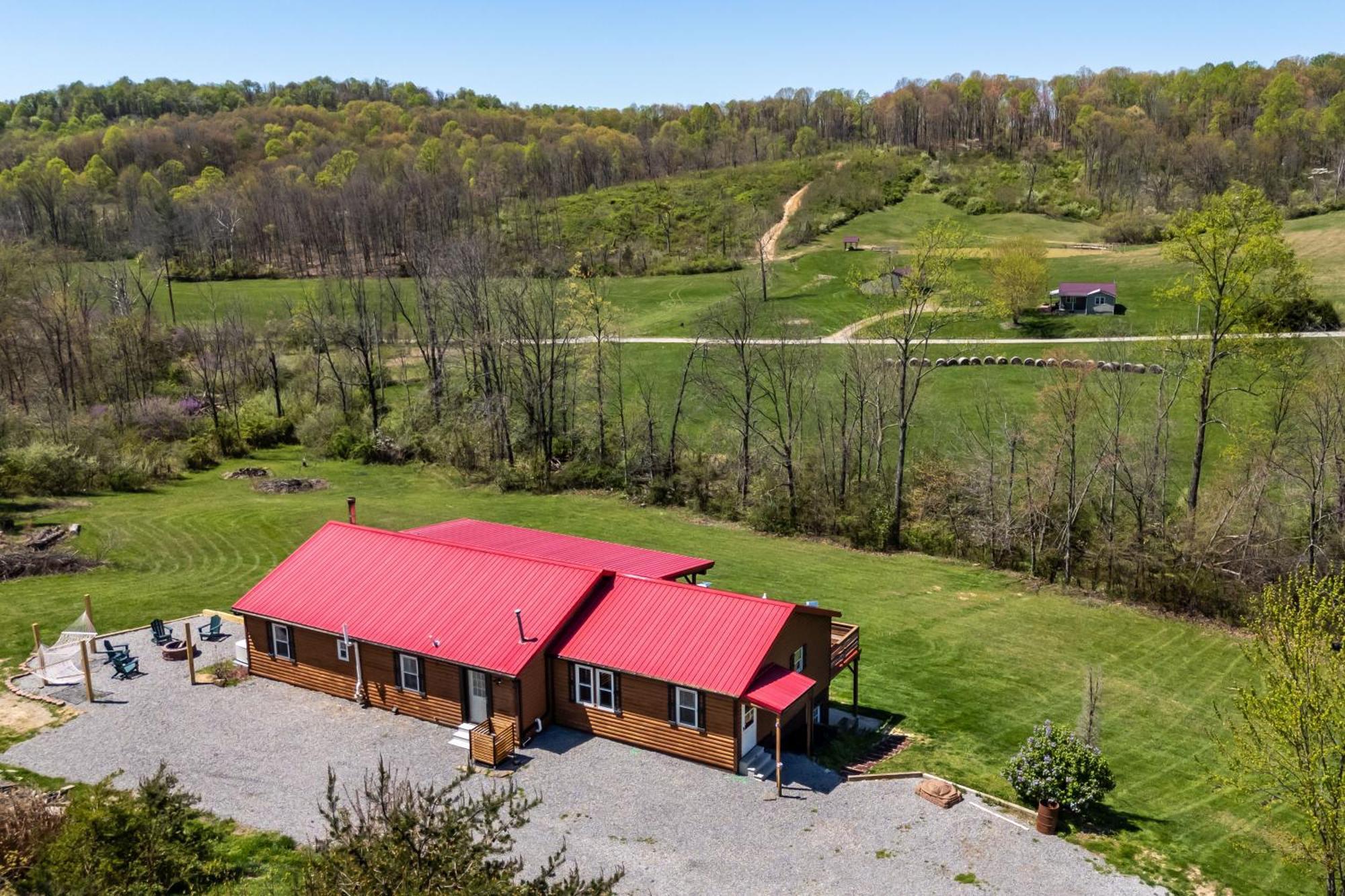 Spacious Cabin Near Hocking Hills And Caves With Hot Tub And Firepit Laurelville エクステリア 写真