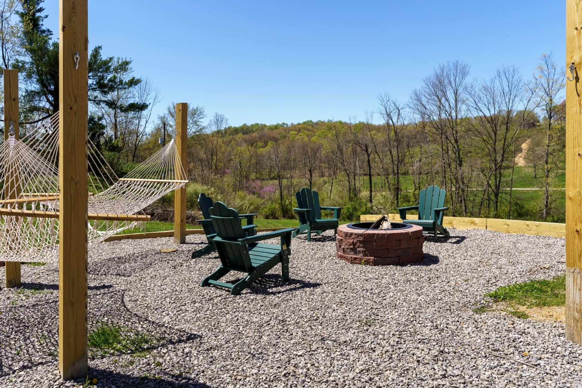 Spacious Cabin Near Hocking Hills And Caves With Hot Tub And Firepit Laurelville エクステリア 写真